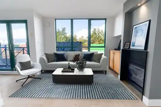 204 55 ALEXANDER STREET, Vancouver BC V6A 1B2