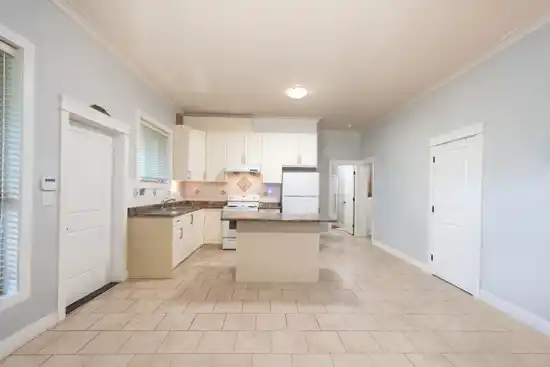 Lower Suite 2 17551 ABBEY DRIVE, Surrey BC V4N 4H2