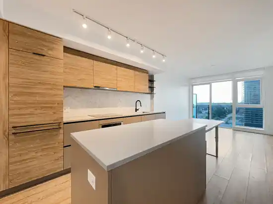 17xx 13428 105 AVENUE, Surrey BC V3T 0S6