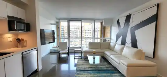 714 221 UNION STREET, Vancouver BC V6A 0V4