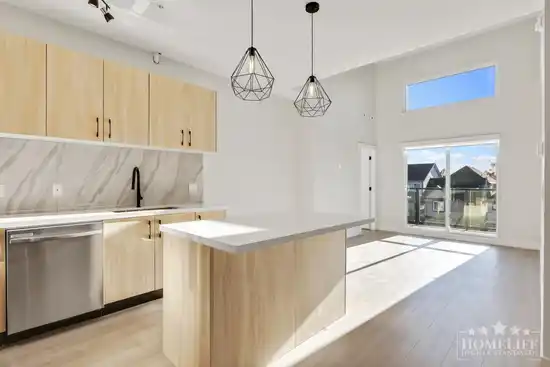 304 14858 60 AVENUE, Surrey BC V3S 0B5