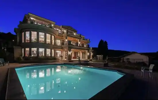Main and Above 1327 CHARTWELL DR, West Vancouver BC V7S 2R4