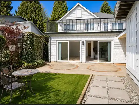 Ground Level MATHERS AVENUE, West Vancouver BC V7T 2G2