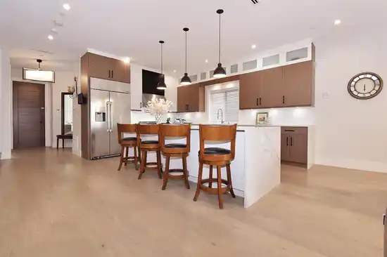 154XX RUSSELL AVENUE, White Rock BC V4B 2R3