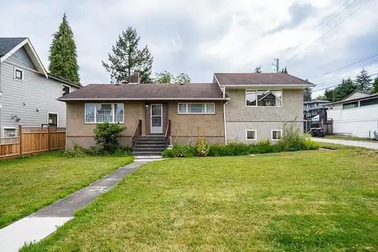 904 FIRST STREET, New Westminster BC V3L 2J2