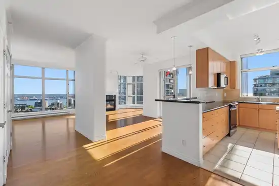 1406 160 E 13TH STREET, North Vancouver BC V7L 2L5
