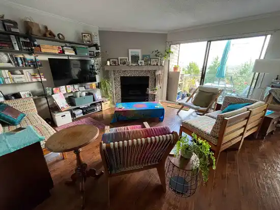 10 220 E 4TH STREET, North Vancouver BC V7L 1H9