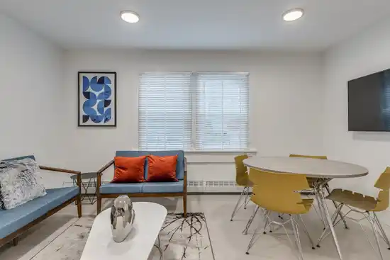 202 1425 HARO STREET, Vancouver BC V6G 1G2