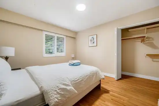 5XXX DUNBAR, Vancouver BC V6N 1X8