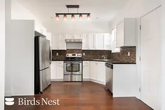 Upper 925 E 19TH AVENUE, Vancouver BC V5V 1K8