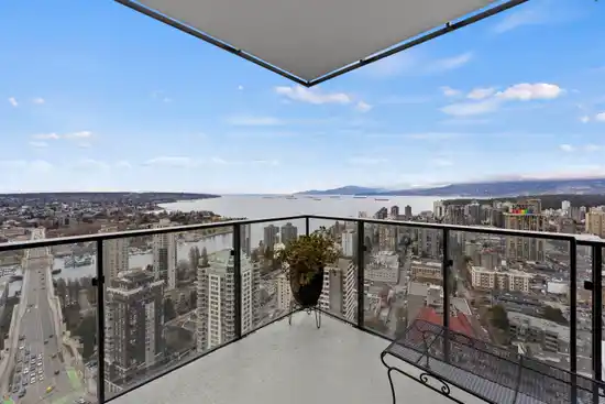4X10 1289 HORNBY STREET, Vancouver BC V6Z 0G7