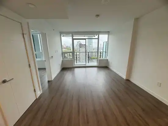 2xxx 823 CARNARVON STREET, New Westminster BC V3M 0N5