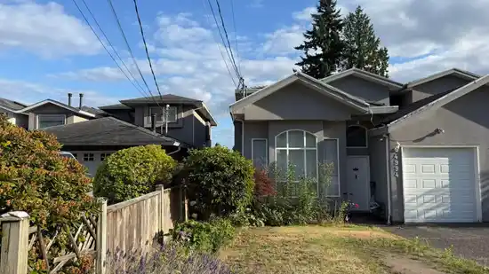 Main House 4994 VICTORY STREET, Burnaby BC V5J 1S6