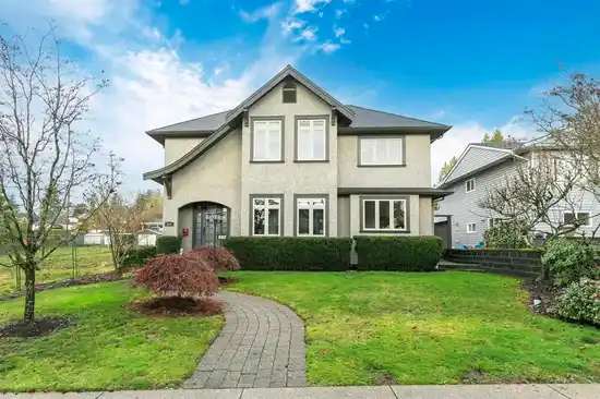 Suite 518 E 16TH STREET, North Vancouver BC V7L 2T6