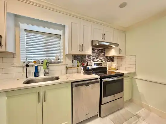 LANEWAY 582 E 57TH AVENUE, Vancouver BC V5X 1S9