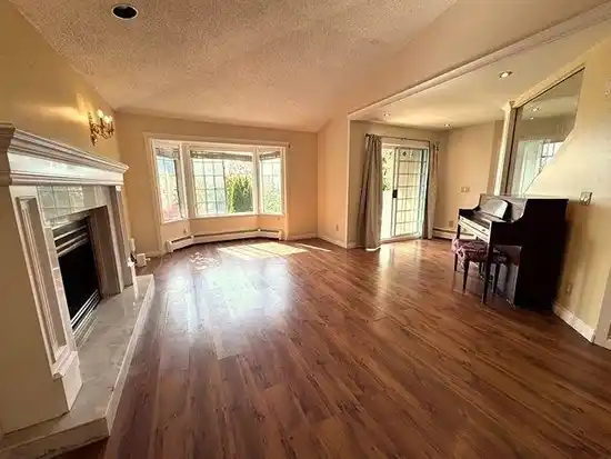 92 RAVINE DRIVE, Port Moody BC V3H 4T8