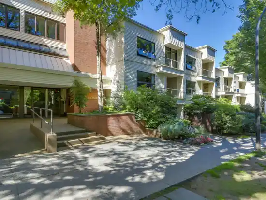 211 1350 COMOX STREET, Vancouver BC V6G 2A8