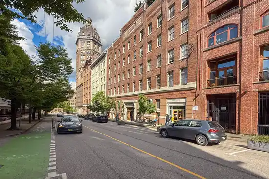 410 546 BEATTY, Vancouver BC V6B 2L3