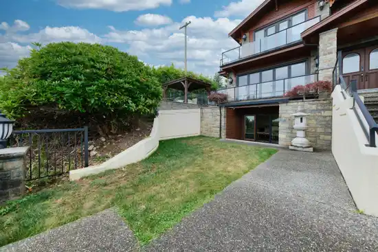 BASEMENT 2195 PALMERSTON AVENUE, West Vancouver BC V7V 2V7