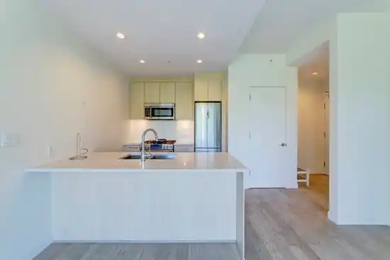 1xx 9060 UNIVERSITY CRESCENT, Burnaby BC V5A 0E1