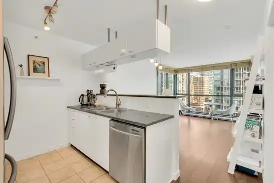 1601 1331 ALBERNI STREET, Vancouver BC V6E 4N9