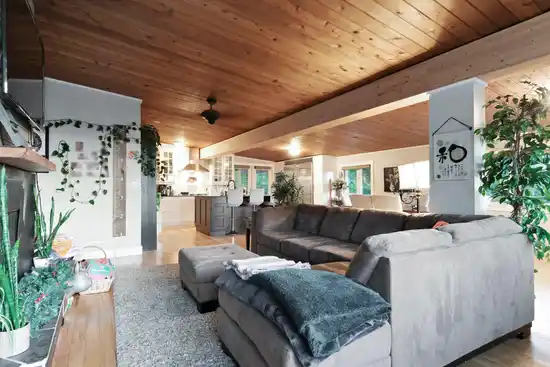 Upper House 5958 182 STREET, Surrey BC V3S 4M7