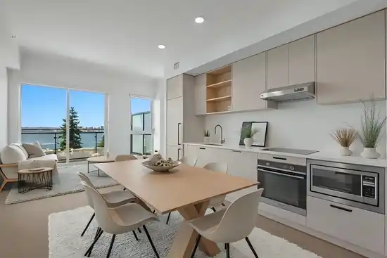 655 422 E 3RD STREET, North Vancouver BC V7L 1G2