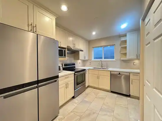 3147 W 8TH AVENUE, Vancouver BC V6K 2C4